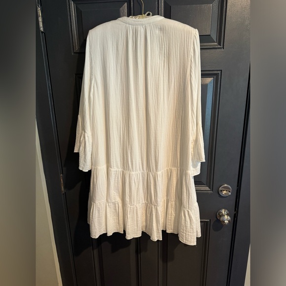 NWT Faherty whimsical dress with tiered mini length skirt, long billowy sleeves. - Picture 2 of 5